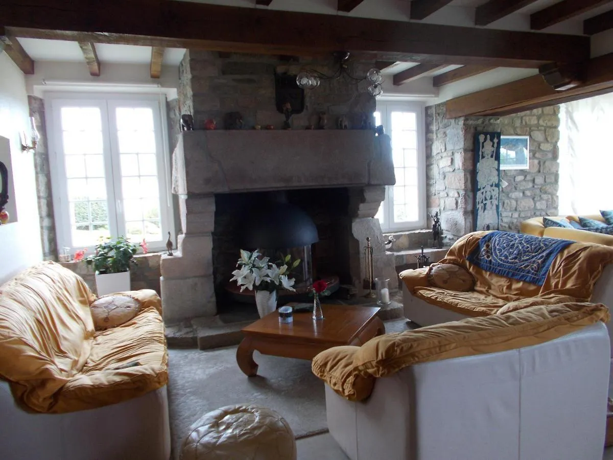 Les Ajoncs Bed & Breakfast Plougrescant