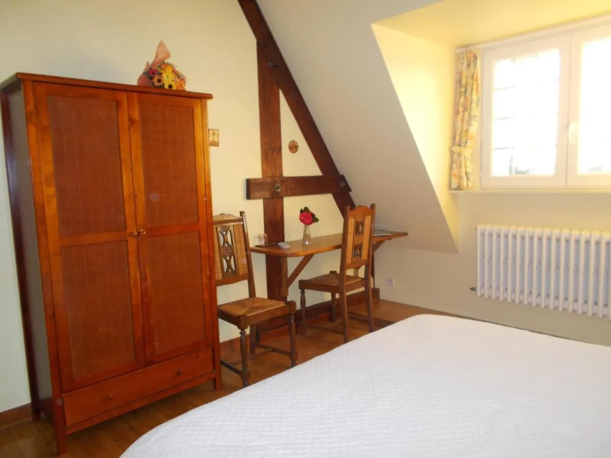 Les Ajoncs Bed & Breakfast Plougrescant 3*,