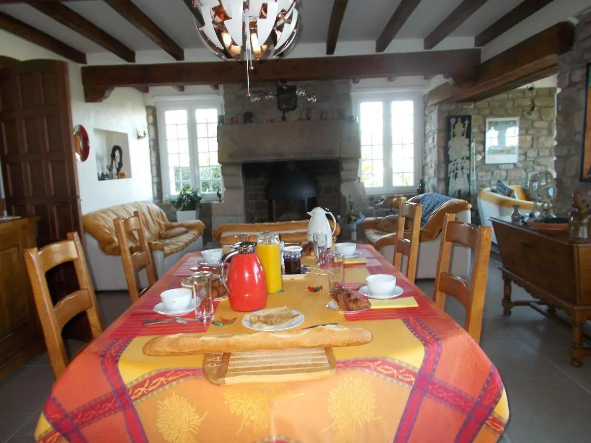 Les Ajoncs Bed & Breakfast Plougrescant