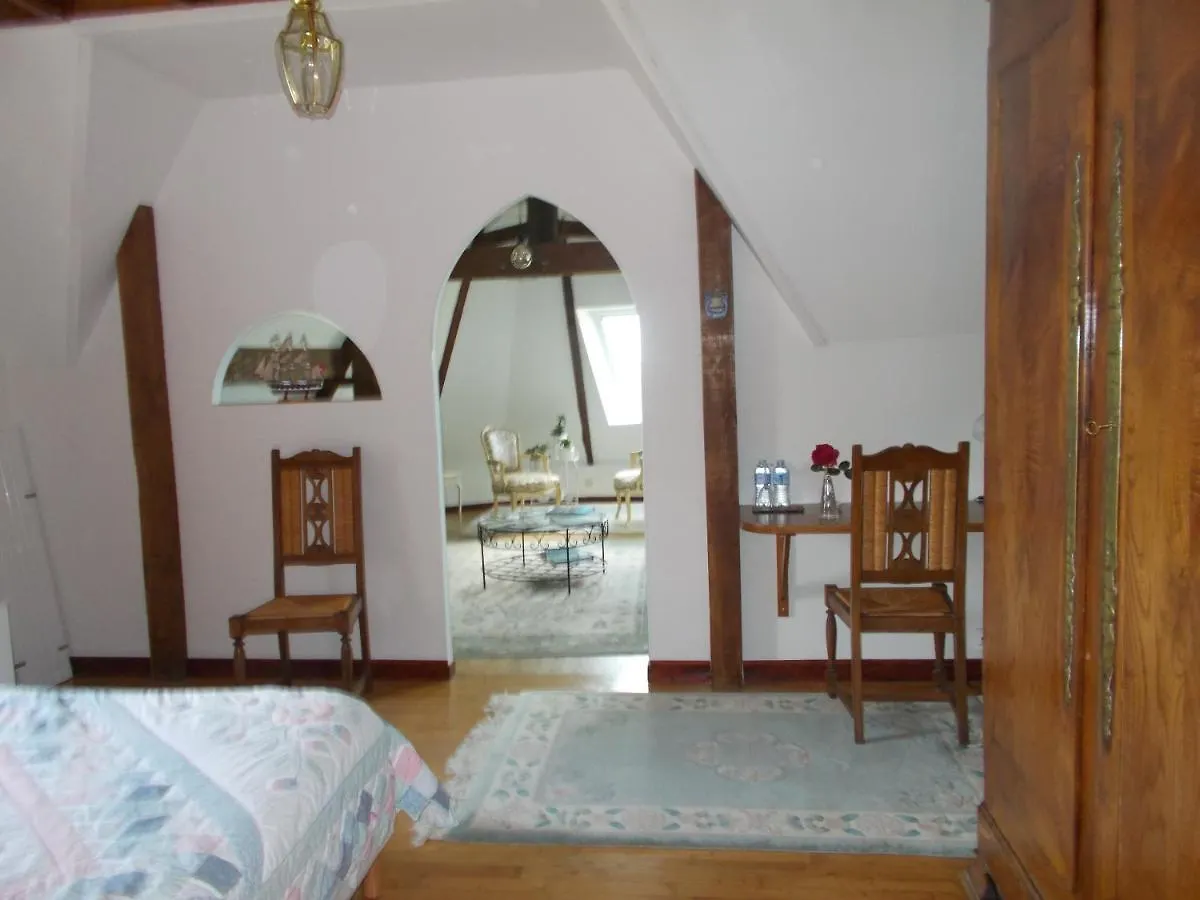 Les Ajoncs Bed & Breakfast Plougrescant