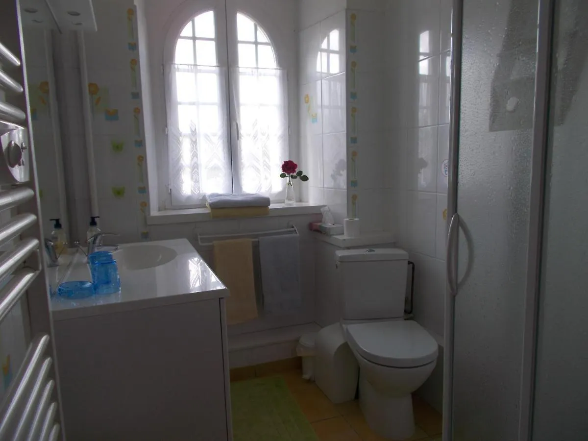 Les Ajoncs Bed & Breakfast Plougrescant 3*,